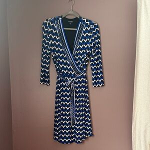 Roz & Ali Black and Blue Chevron Long Sleeve Dress